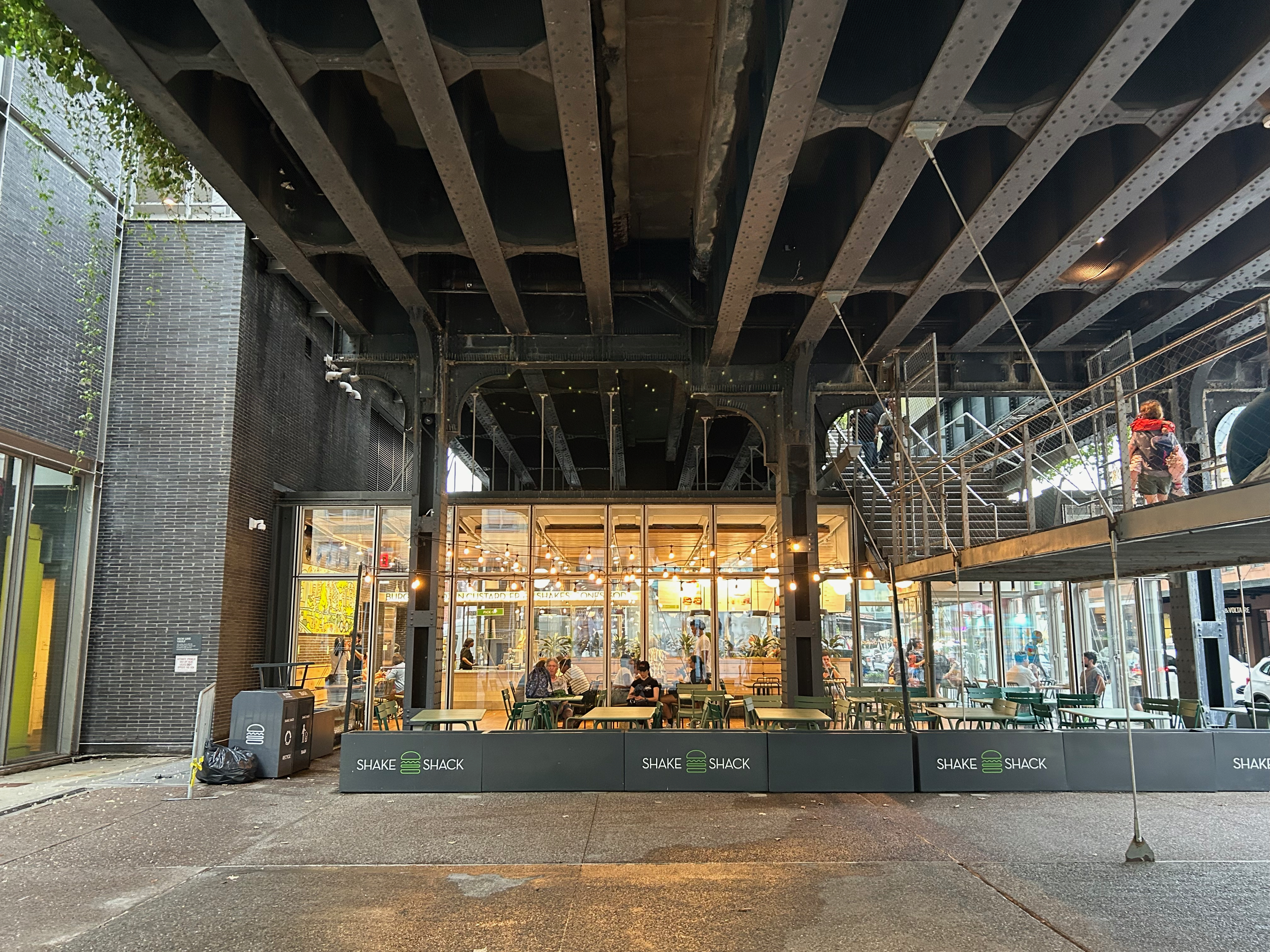 Shake Shack under The High Line